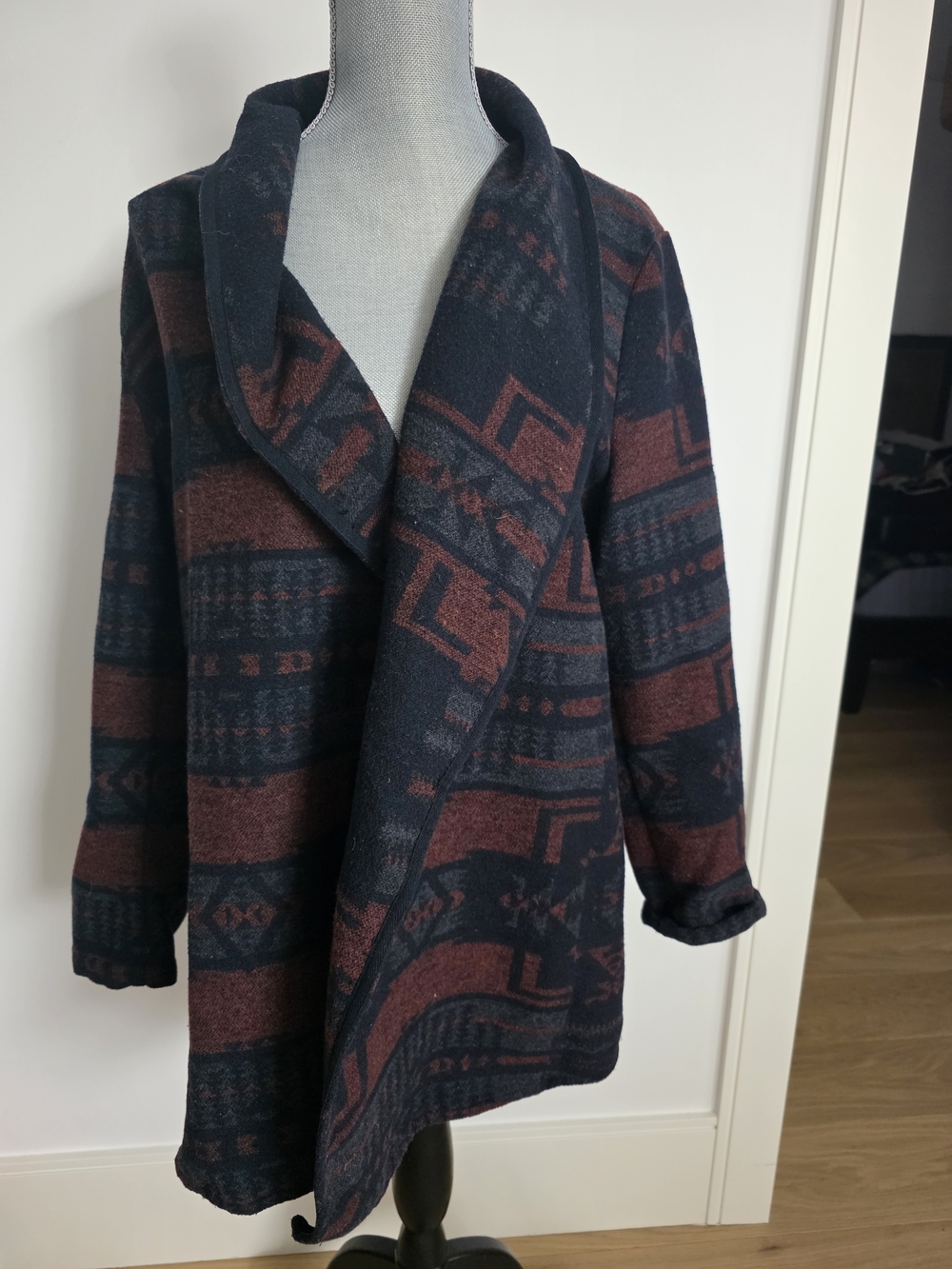 Open-Front Shawl Collar Cardigan in Navy and Burgundy